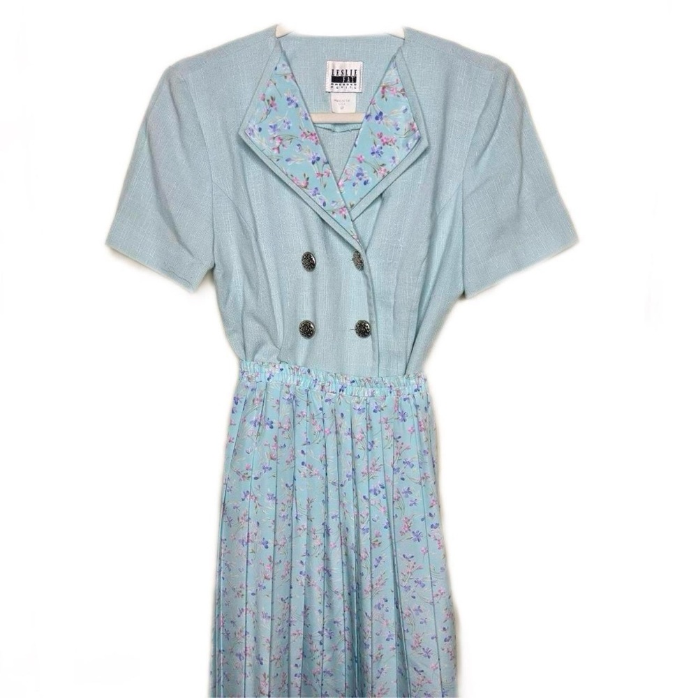 Vintage Leslie Fay Blouse and Skirt 💐